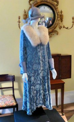 Blue 1920s Coat with Fur Ruff and Cloche Hat