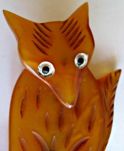 Bakelite Moving Head Fox Brooch