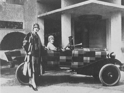 Sonia Delaunay and her Matching Decorated Citroen