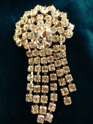 Fountain Brooch in Rhinestones