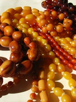 Heap of Bakelite Beads